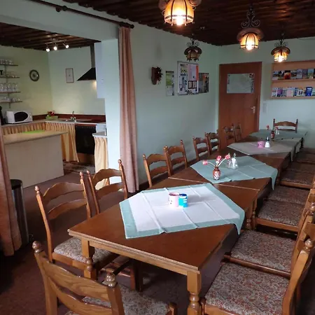 Geraeumiges Ferienhaus Mit Privatem Garten