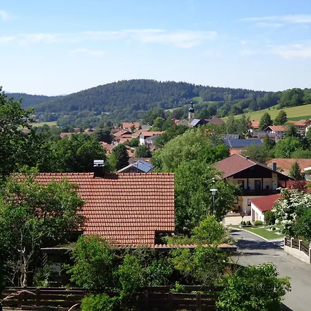 Geraeumiges Ferienhaus Mit Privatem Garten Hébergement de vacances *